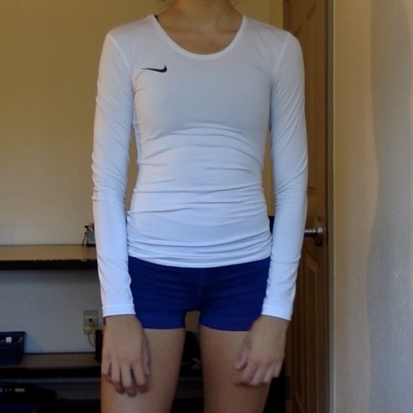 tight fitting long sleeve shirts